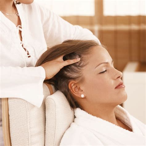 Indian Head Massage - Calm Beauty