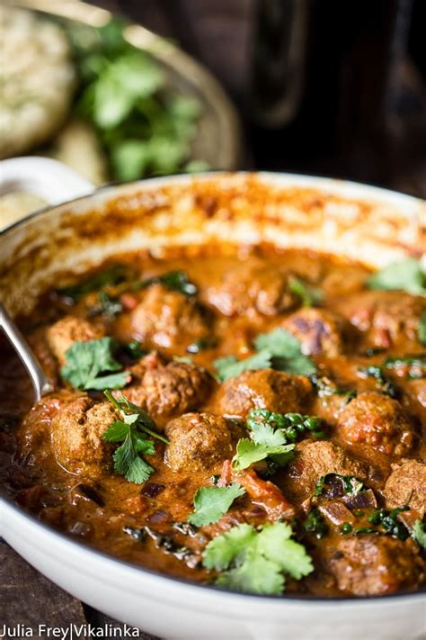 Indian Kofta Curry (Meatball Curry) - Vikalinka