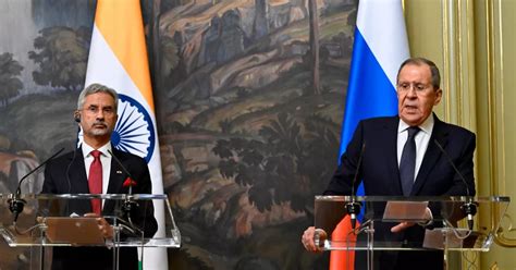 Indian foreign minister in Moscow meets Putin and Lavrov, praises growing trade
