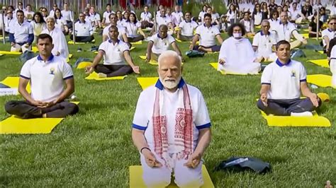 Indian leader Modi will start his US visit with yoga on the UN lawn, a savvy and symbolic choice
