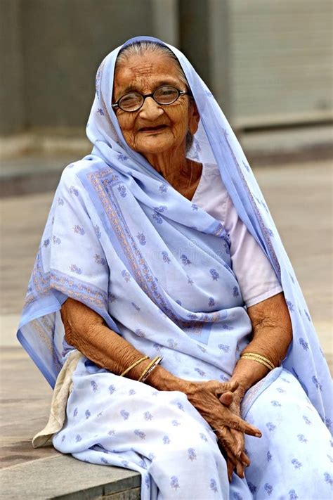 474px x 710px - th?q=Indian old lady xxx videos in hindi awaj