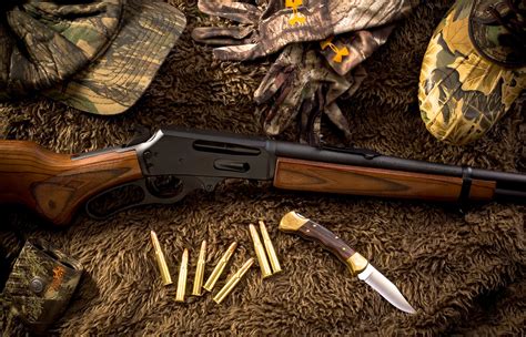 Indiana deer gun season. The firearms season runs Nov. 18-Dec. 3. Deer hunting muzzleloaders season in Indiana. Muzzleloader season is Dec. 9-24. More on Indiana deer hunting and other game seasons. Go to https://www.in ... 