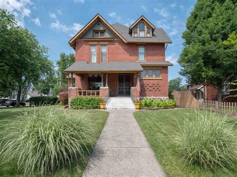 Indiana homes for sale. Zillow has 37 homes for sale in East Chicago IN. View listing photos, review sales history, and use our detailed real estate filters to find the perfect place. ... Indiana Harbor Homes for Sale $113,273; Robertsdale Homes for Sale $194,629; Southside Homes for Sale $125,185; Northside Homes for Sale $130,068; 