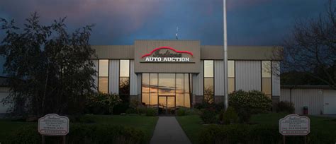 Indiana Auto Auction’s facilities sits on more than 80 acres and is located next to the main Interstate Highways that connect these cities, making Fort Wayne an excellent transportation hub. Fort Wayne’s 300,000 plus population also helps to increase the buying strength at our auto auction.