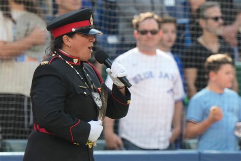 Indigenous police officer hopes to inspire with trilingual ‘O Canada’ at Blue Jays game