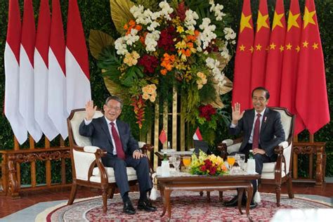 Indonesia says China has pledged $21B in new investment to strengthen ties