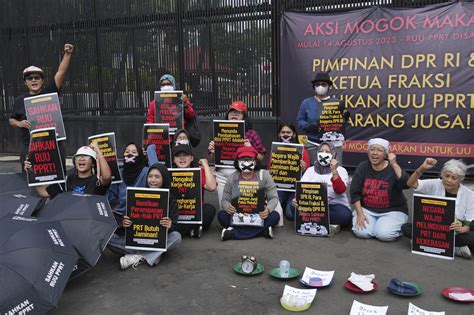 Indonesian protesters begin hunger strike as bill to protect domestic workers stalls in parliament