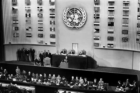 Indonesië in de veiligheidsraad van de verenigde naties : november 1948 januari 1949. - Quindici giorni in londra alla fine del 1815.