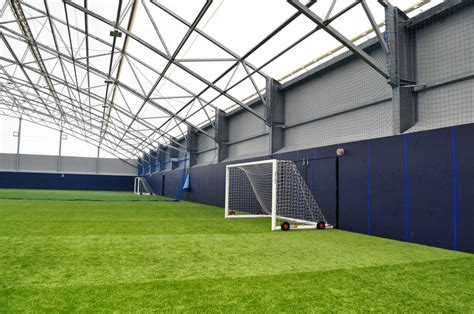 Paragon's state-of-the-art indoor football facilities are specifically designed to be an ideal space for sporting activity all year round. Paragon structures allow you to construct a cost-effective indoor football centre in a variety of different sizes and configurations to perfectly match your unique needs.. 