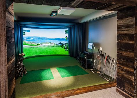 Indoor golf simulators. At Just Swing Golf, we are an indoor golf practice facility with 4 Golf Simulators with driving range along with a 40ft Short Game Area. Our Skytrak Golf Simulators allow you to try out golf for the first time or practice your golfing skills in a comfortable and convenient environment. Simulator Booking. 