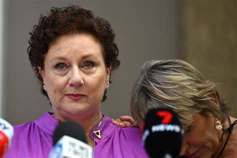 Indultan a, Kathleen Folbigg, una mujer de Australia que cumplió 20 años en prisión por matar a sus cuatro bebés