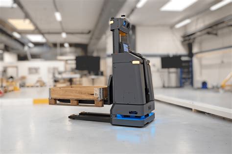 Industrial Pallet Robot: The Key to Revolutionizing Your Warehouse Operations