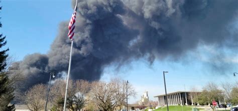 Industrial fire prompts evacuation order in Indiana city