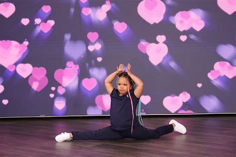 September 20, 2022. Internet star Indy Bugg had the time of her life backstage at "The Jennifer Hudson Show"! On Tuesday, the Instagram account for the 10-year-old dancer — who began dancing around the age of 2 or 3 — shared an adorable video in which Indy got ready for her big television appearance.