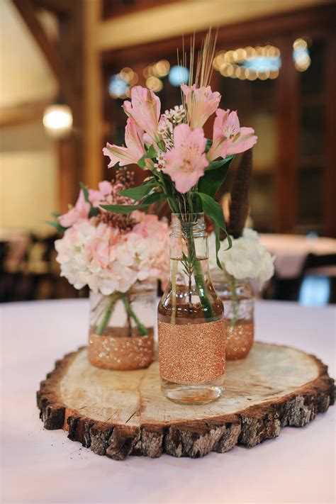 Inexpensive wedding ideas. For a rustic touch, consider getting married in a secluded locale like a woodland or a forest clearing, with the bride wearing a vintage-style wedding gown and simple floral accents. 4. Farm Wedding. A farm wedding allows you to make the most of the countryside’s natural beauty while reducing costs. 