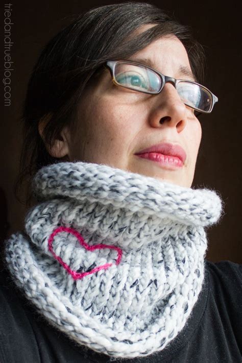 Infinity Scarf/Cowl Tutorial For this tutorial you will need Largest
