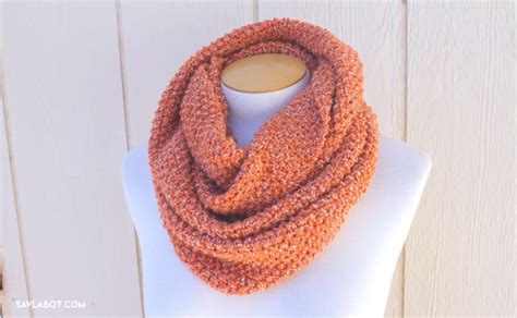 Infinity scarf knitting pattern with straight needles.  Find step-by-step instructio...