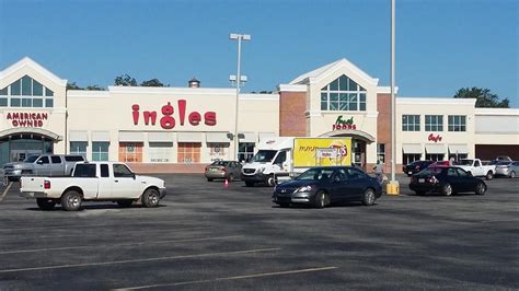 Check out our latest Curbside locations in Clemson, SC and Forsyth, GA! Find the nearest Ingles Curbside to you at shop.ingles-markets.com. 
