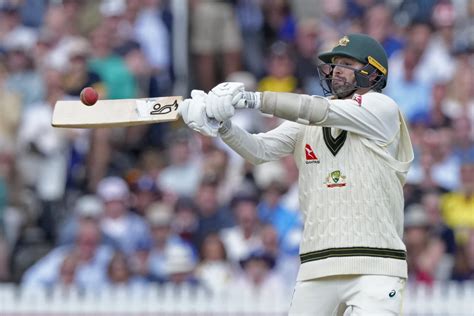 Injured Lyon inspires Australia by batting in 2nd Ashes test at Lord’s