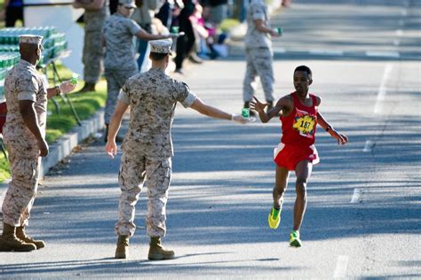 Injured Marine will race to the Marine Corps Marathon finish line using his arms