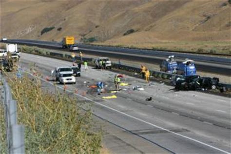 Injuries Reported in Multi-Vehicle Collision on 5 Freeway [Grapevine…