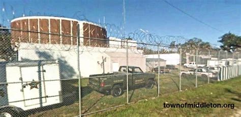 Inmate search hendry county. If you're wondering how to find the deed to your house online, the answer is to visit the county recorder's office where the sale took place, or do an online search for a commercia... 