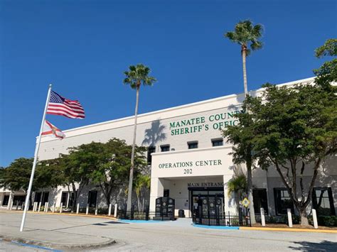Manatee County, FL Offense Statistics; Violent Crime: 1,697: Murder and Non-Negligent Manslaughter: 12: Rape (revised and legacy definition) 173: Robbery: 213. 