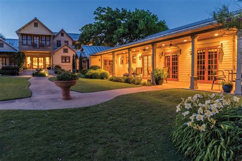 Inn on lake granbury. Now $290 (Was $̶3̶5̶0̶) on Tripadvisor: Inn on Lake Granbury, Granbury. See 422 traveler reviews, 408 candid photos, and great deals for Inn on Lake Granbury, ranked #1 of 16 B&Bs / inns in Granbury and rated 5 of 5 at Tripadvisor. 