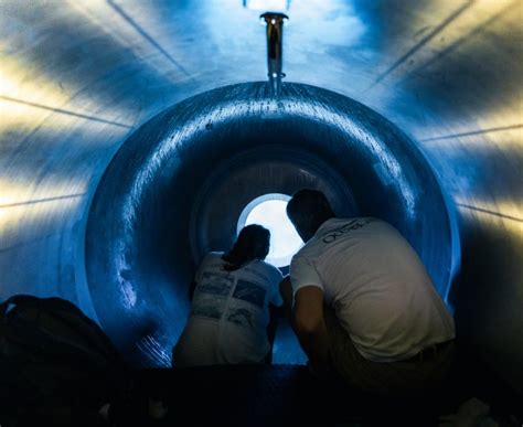 Inside the titan submersible. Jun 20, 2023 · The founder of OceanGate, the company that organizes Titanic expeditions, showed a CBS team the inside of the type of submersible used for the tours. CNN's Rosemary Church speaks to David Gallo ... 