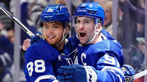 Inspired Maple Leafs dominate Lightning to even series in Game 2