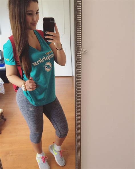 144k Likes, 1,657 Comments - Angeline Varona (@angievarona) on Instagram: “Happy super bowl Sunday ! 😬 what team are you going for ?!”.
