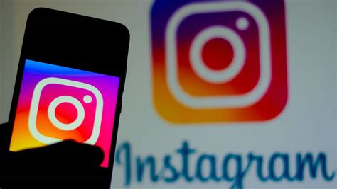 Results display relevant Instagram posts, profiles, an