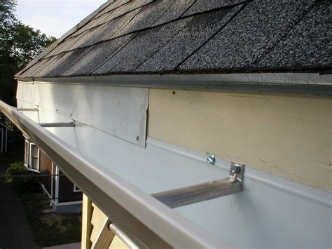 Install drip edge. A drip edge is created to take advantage of the forces and, together with gravity, lead water into the gutter. If your home lacks a gutter, the drip edge restricts … 