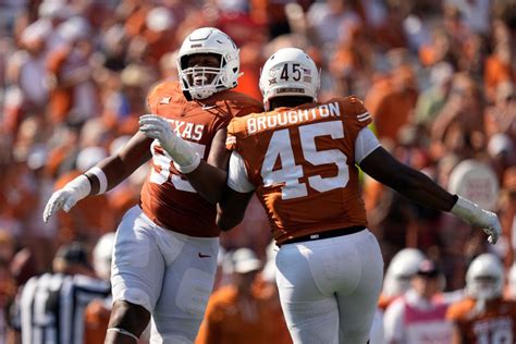 Instant Analysis: Longhorns defense shines in Rice win, offense needs to be cleaner next week vs. Alabama