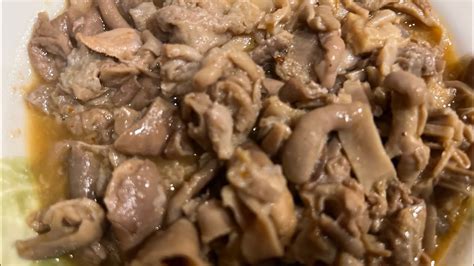 Place your chitterlings in a large pot, add 4 to 5 cups of water, chopped onions, bay leaves, minced garlic, vinegar, red pepper and other seasonings as desired. Simmer over medium low heat for 2 hours or until chitterlings are tender. Remove from heat and rinse under cold running water.. 