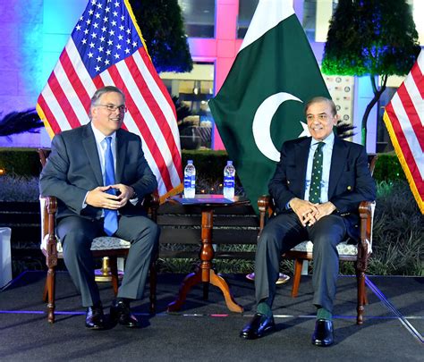 Interested in Moving to the US from Pakistan? - VisaPlace