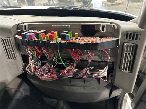 International 8600 headlight fuse location. .  <a href=https://dl.hongyshop.com/admin/view/styl...