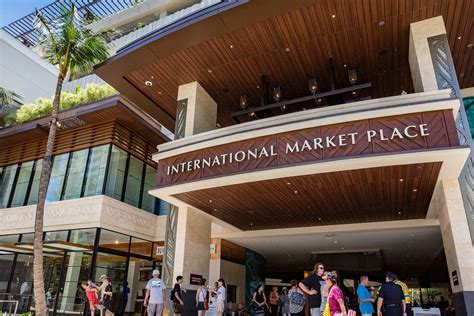 International market place. International Market Place offers over 90 stores and services spread over 345,000 square feet for shopping, dining, and entertainment just 15 minutes south of downtown Honolulu. The mall … 