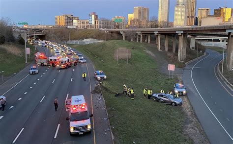 HARTFORD, CT — A tractor-trailer accident on Interstate 84 in Hartford caused a mid-day traffic mess for commuters Friday, according to the state Department of Transportation, but it is now cleared.. 