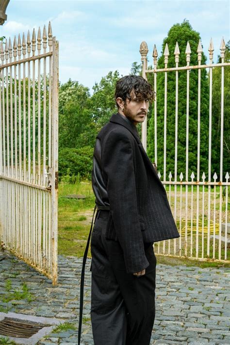 Interview: Max Colombie, frontman van Oscar and the Wolf - Winq