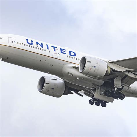 Investigators say miscommunication between pilots caused United plane to drop near ocean’s surface