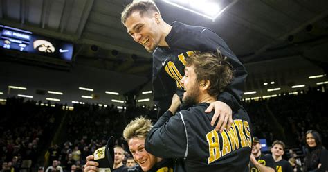 Iowa’s Lee chases history in going for his fourth NCAA title