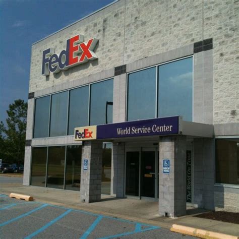  Visit the FedEx location inside Walgreens at 100 Pierce St, Sioux City, IA There’s no need to wait at home for a delivery or make an extra trip to drop off a package. Pick up and drop off FedEx pre-labeled packages at a nearby Sioux City, IA Walgreens location. . 