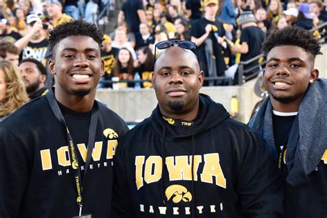 Iowa Hawkeyes Football Recruiting. 2026 4-star OT Carson Nielsen commits to Iowa Hawkeyes. Hunter Shelton • 04/22/24. On3 Football Recruiting. 4-star OT Nick Brooks has six visits lined up over the next five weeks. Chad Simmons • 03/21/24. Iowa Hawkeyes Football Recruiting. 2025 4-star TE Thomas Meyer commits to Iowa Hawkeyes.. 
