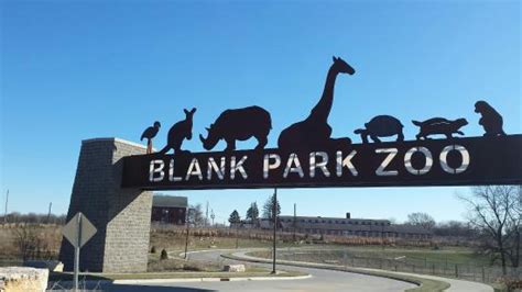 Iowa zoo. Dec 22, 2023 · DES MOINES, Iowa — The Blank Park Zoo has announced several new animals that will be on display this winter — including a big cat named Bronevik. The addition of the 409-pound male Amur tiger ... 