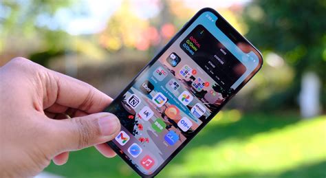 Iphone mini 15. The iPhone 15 Plus has the same size display and excellent battery life as the Pro Max model but costs $300 less. ... Apple axed the iPhone 13 mini, which was the smallest option. This means the ... 
