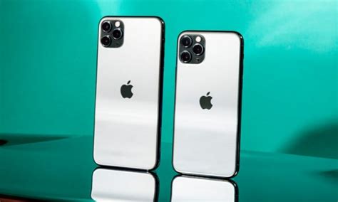 Iphone pro vs pro max. Dec 12, 2021 · The iPhone 11 Pro Max has a 6.5-inch OLED that has the same pixel density as the iPhone 11 Pro. Winner: The screen on the iPhone 11 is good, but the one on the 11 Pro is even better. 