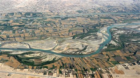 Iran warns Afghanistan’s Taliban rulers not to violate its water rights, over Helmand River