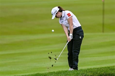 Ireland’s Leona Maguire keeps rolling with a 68, takes halfway lead at the KMPG Women’s PGA