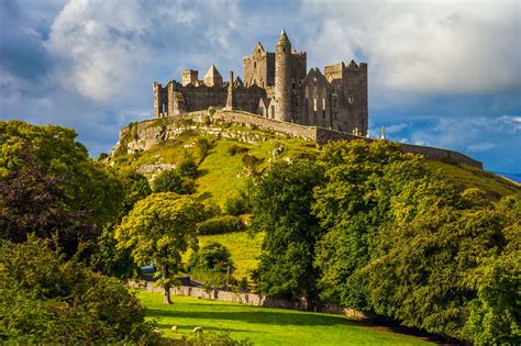 Ireland visit. Travel Guides. Going to Ireland for the first time? This lush green country, aptly named ‘ Emerald Isle ’ sure packs a punch when it comes to attractions. There are … 